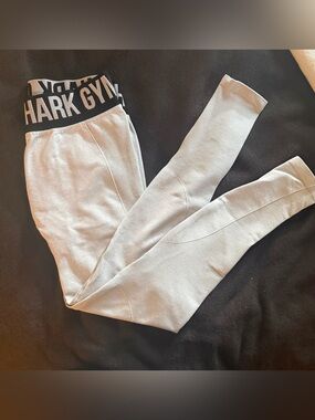 Gymshark Size Small Light Grey High-Waisted Athletic Leggings